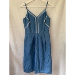 Light Wash V-Neck Trap Mini Dress Size S